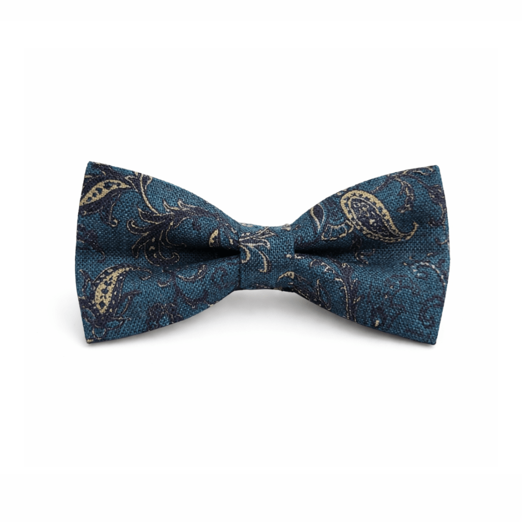 Pajarita paisley aguamarina lino hecha a mano en España, pajarita elegante hombre con estampado cachemir azul y dorado, pajarita artesanal premium para bodas, eventos y celebraciones, complemento masculino sofisticado con diseño paisley moderno, pajarita lino aguamarina textura natural con detalles florales, accesorio moda hombre elegante con estilo clásico renovado, pajarita original para traje, camisa blanca o look casual elegante, pajarita de calidad con cierre metálico ajustable, pajarita hecha en España con acabado profesional, pajarita elegante para invitado de boda, pajarita azul aguamarina con diseño exclusivo, complemento masculino de lujo artesanal 🇬🇧 English (ALT SEO) Aquamarine paisley bow tie made of linen handcrafted in Spain, elegant men’s bow tie with blue and gold paisley pattern, premium handmade bow tie for weddings and formal events, sophisticated men’s accessory with classic paisley design, aquamarine linen bow tie with natural texture and refined details, stylish bow tie for suit or casual outfit, high quality adjustable bow tie with metal clasp, modern and elegant bow tie for men fashion, artisan bow tie made in Spain with durable stitching, unique men’s accessory for special occasions, luxury bow tie with floral paisley pattern 🇫🇷 Français (ALT SEO) Noeud papillon paisley aquamarine en lin fabriqué à la main en Espagne, noeud papillon élégant homme avec motif cachemire bleu et doré, accessoire homme raffiné pour mariage et événements, noeud papillon artisanal premium avec design classique et moderne, noeud papillon en lin texture naturelle style sophistiqué, accessoire mode homme chic pour costume ou tenue décontractée, noeud papillon ajustable avec fermeture métallique, noeud papillon original fait main en Espagne, accessoire élégant pour invité de mariage, noeud papillon haut de gamme avec motif floral paisley 🇮🇹 Italiano (ALT SEO) Papillon paisley acquamarina in lino fatto a mano in Spagna, papillon elegante uomo con motivo cachemire blu e oro, accessorio uomo raffinato per matrimoni ed eventi, papillon artigianale di alta qualità con design classico e moderno, papillon in lino texture naturale elegante, accessorio moda uomo per abito o look casual chic, papillon regolabile con chiusura metallica resistente, papillon fatto a mano con finiture premium, accessorio elegante per invitato a matrimonio, papillon uomo lusso con motivo paisley floreale