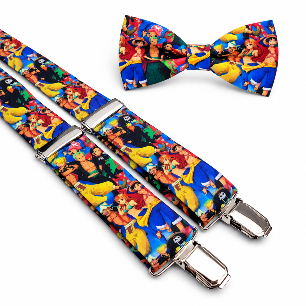 Pajarita y Tirantes Grand Line para hombre confeccionados en algodón y fabricados artesanalmente a mano en nuestro taller de Pajaritas con Jota en Murcia. Conjunto formado por una pajarita preanudada y tirantes a juego con un llamativo estampado de personajes de estética anime y aventura. En el tejido predominan los colores azul intenso, amarillo, rojo, naranja, verde, negro, turquesa y beige. Los tirantes tienen aproximadamente 35 mm de ancho, longitud regulable, ajustadores metálicos y pinzas plateadas para sujetarlos al pantalón. La pajarita mide aproximadamente 12 x 6 cm. Conjunto original perfecto para bodas, novios, invitados, padrinos, testigos, comuniones, bautizos, fiestas y eventos. Combina especialmente bien con camisa blanca y trajes azul marino, negro, gris, beige, verde botella o burdeos y es una excelente idea de regalo para hombre. ALT text in English — more than 100 words Grand Line bow tie and suspenders set for men, handmade from cotton in our Pajaritas con Jota workshop in Murcia, Spain. This colourful matching set includes a pre-tied bow tie and adjustable suspenders featuring a vibrant anime and adventure-inspired character print. The fabric combines intense blue, bright yellow, red, orange, green, black, turquoise, beige and other colourful details. The suspenders are approximately 35 mm wide and feature polished silver-tone metal adjusters and strong metal clips for attaching them securely to trousers. The pre-tied bow tie measures approximately 12 x 6 cm. This original handmade men’s accessory is ideal for weddings, grooms, wedding guests, best men, communions, baptisms, parties and special events. It pairs beautifully with white shirts and navy, black, grey, beige, bottle green or burgundy suits and makes an original gift idea. Texte ALT en français — plus de 100 mots Ensemble Pajarita y Tirantes Grand Line pour homme composé d’un nœud papillon pré-noué et de bretelles assorties en coton, fabriqués artisanalement à la main dans notre atelier Pajaritas con Jota à Murcie, en Espagne. Le tissu présente un imprimé très coloré inspiré de l’univers de l’anime et de l’aventure, avec de nombreux personnages et des couleurs bleu intense, jaune, rouge, orange, vert, noir, turquoise et beige. Les bretelles mesurent environ 35 mm de largeur, sont réglables et possèdent des ajusteurs ainsi que des pinces métalliques argentées. Le nœud papillon mesure environ 12 x 6 cm. Ensemble original idéal pour mariage, marié, invités, témoins, communion, baptême, fête et événement spécial. Il s’accorde parfaitement avec une chemise blanche et des costumes bleu marine, noir, gris, beige, vert bouteille ou bordeaux et constitue également une excellente idée cadeau pour homme. Testo ALT in italiano — più di 100 parole Set Pajarita y Tirantes Grand Line da uomo composto da papillon preannodato e bretelle coordinate in cotone, realizzati artigianalmente a mano nel nostro laboratorio Pajaritas con Jota a Murcia, in Spagna. Il tessuto presenta una vivace fantasia ispirata al mondo anime e dell’avventura, con numerosi personaggi e colori intensi come blu, giallo, rosso, arancione, verde, nero, turchese e beige. Le bretelle misurano circa 35 mm di larghezza, hanno lunghezza regolabile e sono dotate di regolatori e robuste clip metalliche color argento. Il papillon misura circa 12 x 6 cm. Un set originale perfetto per matrimoni, sposi, invitati, testimoni, comunioni, battesimi, feste ed eventi speciali. Si abbina molto bene con camicie bianche e abiti blu navy, neri, grigi, beige, verde bottiglia o bordeaux ed è anche un’ottima idea regalo per uomo.